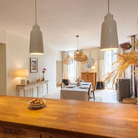 Appartement Avec Son Patio Dans Centre Historique De Bourg Kültér fotó