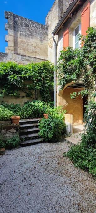 Appartement Avec Son Patio Dans Centre Historique De Bourg Kültér fotó