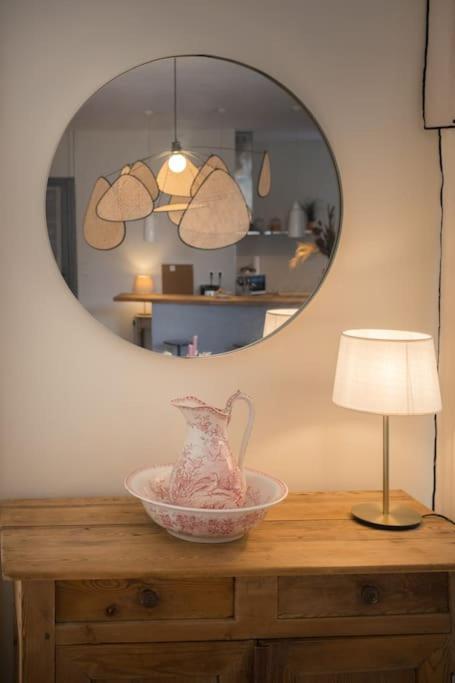 Appartement Avec Son Patio Dans Centre Historique De Bourg Kültér fotó