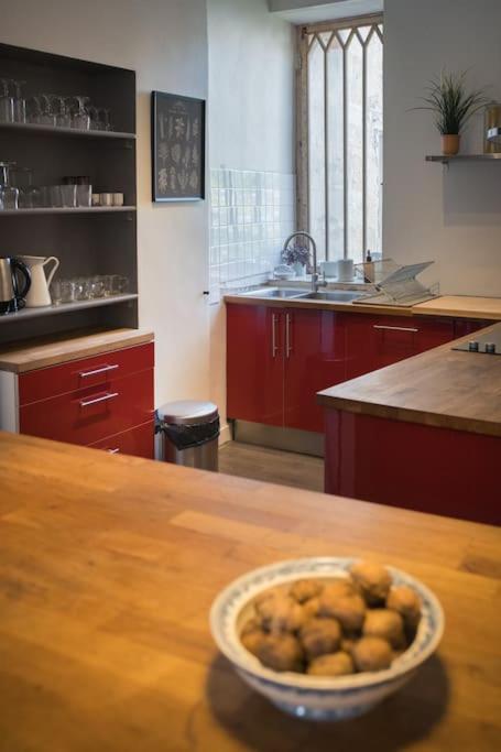 Appartement Avec Son Patio Dans Centre Historique De Bourg Kültér fotó